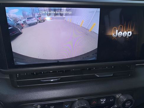 Used 2024 Jeep Wrangler Sport S image 26