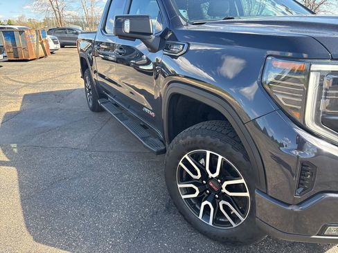 Used 2023 GMC Sierra 1500 AT4 w/ Technology Package AWD/4WD image 8