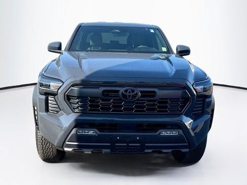 Used 2025 Toyota Tacoma TRD Off-Road AWD/4WD image 2
