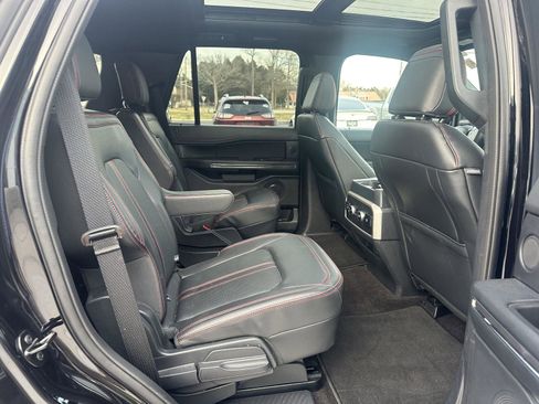 Used 2023 Ford Expedition Limited image 21