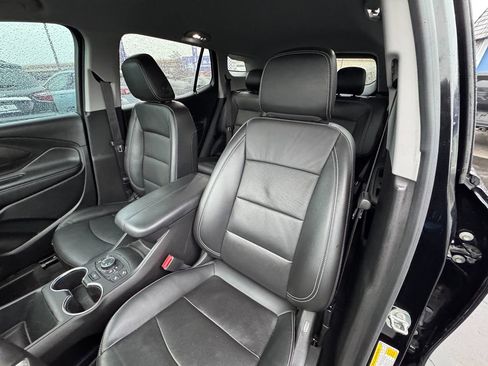 Used 2022 GMC Terrain SLT w/ Infotainment Package II image 18