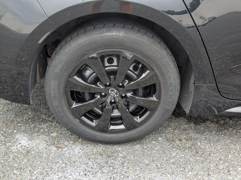 Used 2024 Toyota Corolla LE FWD image 11
