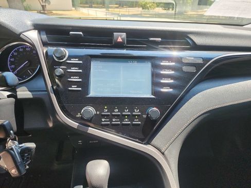 Used 2019 Toyota Camry LE FWD image 23