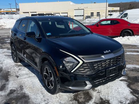 Used 2023 Kia Sportage LX image 6