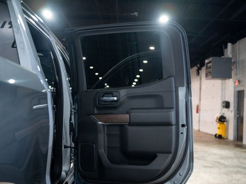 Used 2021 Chevrolet Silverado 1500 High Country image 40