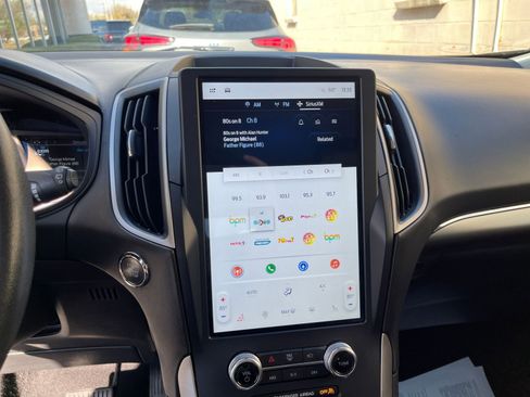 Used 2022 Ford Edge SEL image 21