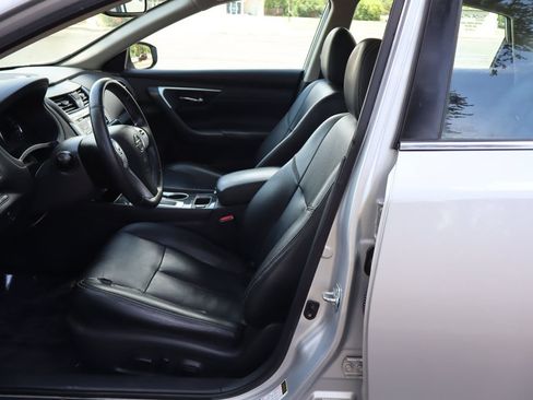 Used 2018 Nissan Altima 2.5 SL FWD image 19