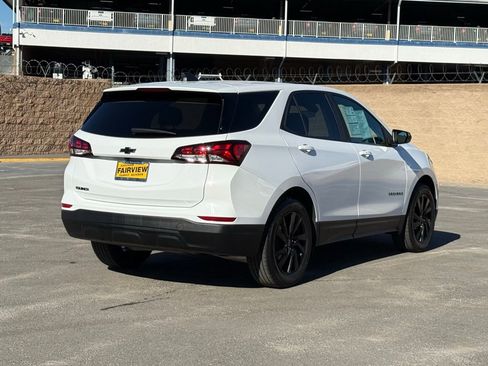 Used 2023 Chevrolet Equinox LS w/ LS Convenience Package image 4
