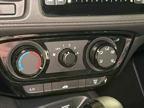 Used 2020 Honda HR-V LX image 28