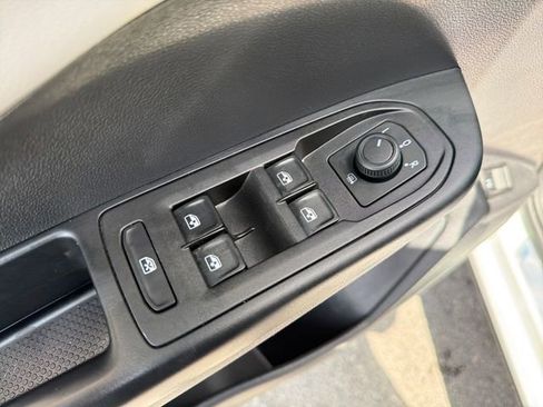 Used 2022 Volkswagen Taos SEL AWD/4WD image 17