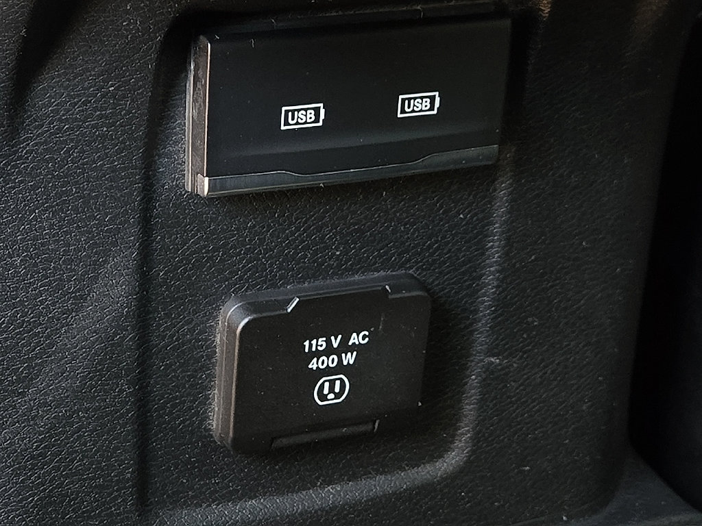 Used 2022 Jeep Gladiator Rubicon w/ LED Lighting Group AWD/4WD image 10