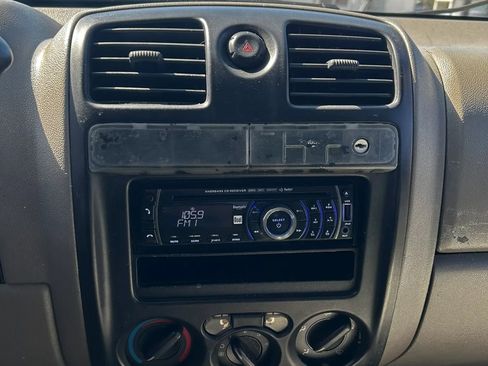 Used 2005 Chevrolet Colorado 2WD Regular Cab w/ Comfort Convenience Package image 23