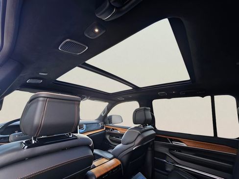 Used 2024 Jeep Grand Wagoneer L Series III image 78