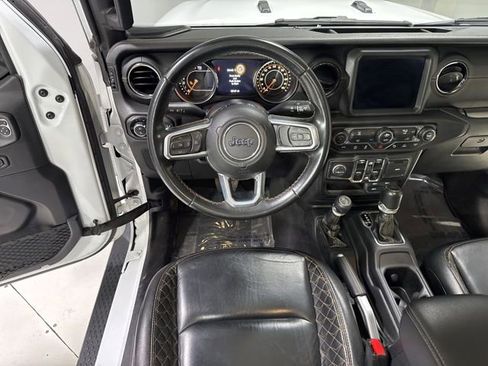 Used 2021 Jeep Gladiator Overland image 12