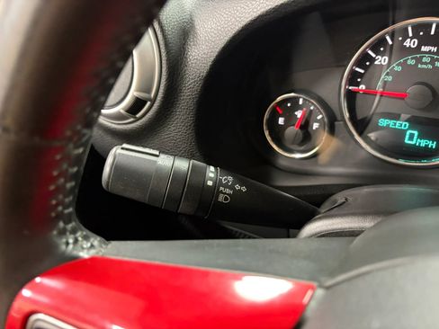 Used 2015 Jeep Wrangler Unlimited Sahara w/ Connectivity Group image 35