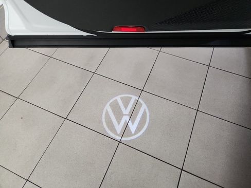 New 2026 Volkswagen Atlas SE FWD image 11