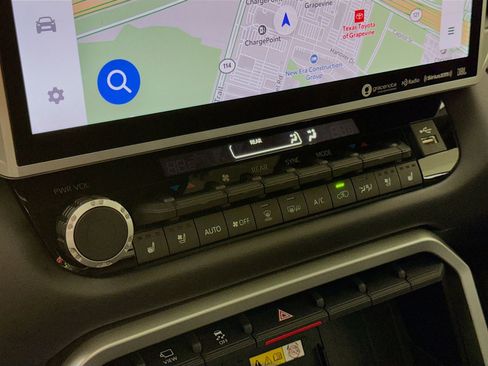 Used 2024 Toyota Sequoia Platinum image 16