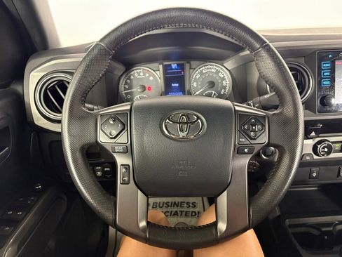 Used 2017 Toyota Tacoma TRD Off-Road w/ Tow Package (A/T) AWD/4WD image 19