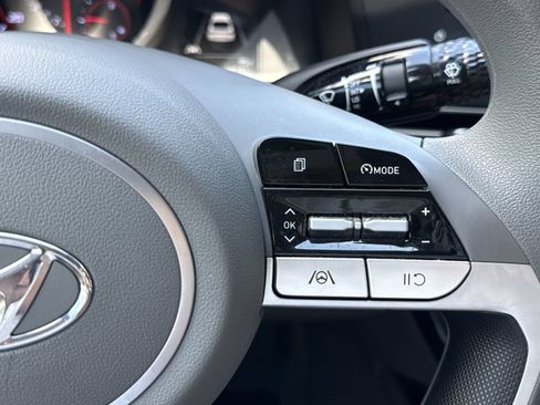 Used 2023 Hyundai Elantra SEL FWD image 19