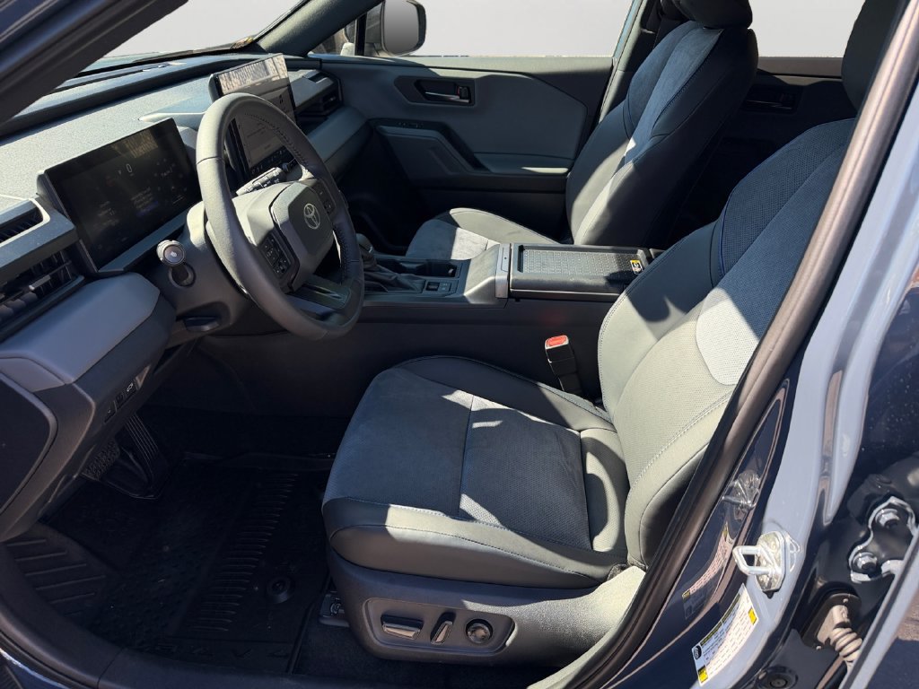 Used 2026 Toyota RAV4 XSE w/ Weather Package AWD/4WD image 24