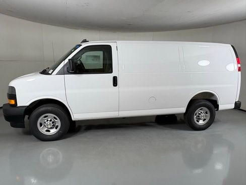 New 2026 Chevrolet Express 2500 w/ Driver Convenience Package RWD image 10