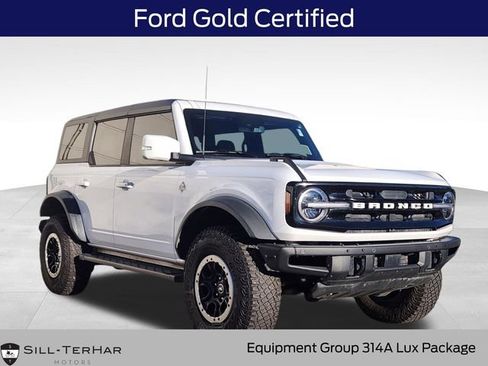 Certified 2023 Ford Bronco Outer Banks w/ Sasquatch Package image 1