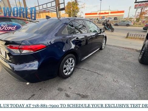 Used 2025 Toyota Corolla LE w/ Convenience Package image 5