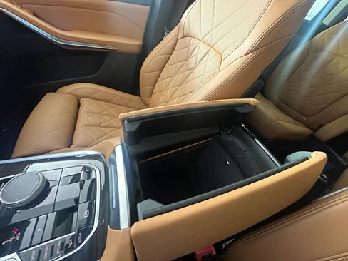 Used 2023 BMW X7 xDrive40i AWD/4WD image 45