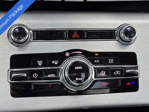 Used 2023 Lincoln Aviator 2WD w/ Premium Package image 22