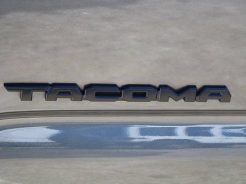 Used 2023 Toyota Tacoma TRD Off-Road AWD/4WD image 9