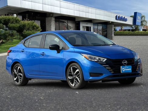 Used 2024 Nissan Versa SR image 10