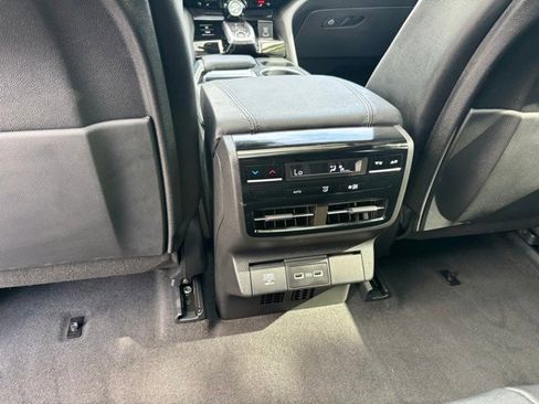 Used 2023 Acura MDX FWD image 11