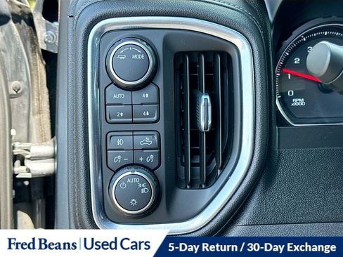 Used 2021 Chevrolet Silverado 1500 LT Trail Boss w/ LPO, Dark Essentials Package AWD/4WD image 12