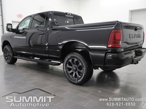 New 2026 RAM 2500 Big Horn AWD/4WD image 6