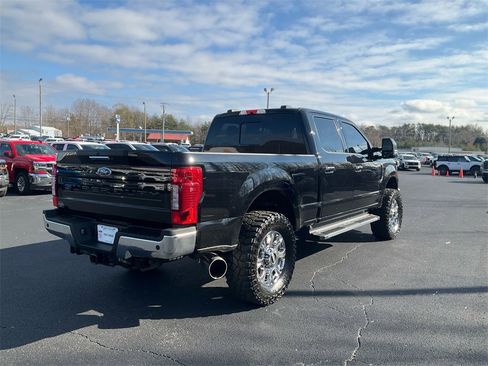 Used 2022 Ford F250 Lariat w/ Chrome Package image 5