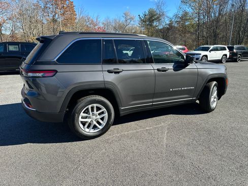 New 2025 Jeep Grand Cherokee Laredo w/ Luxury Tech Group I image 5