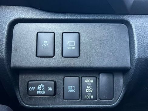 Used 2020 Toyota Tacoma TRD Off-Road w/ TRD Premium Off Road Package AWD/4WD image 20