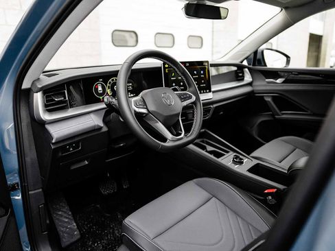 New 2026 Volkswagen Tiguan SE image 5