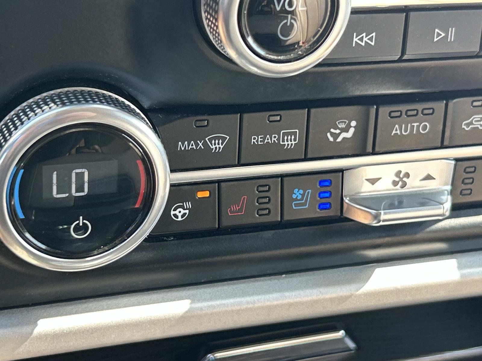 Used 2024 Ford Expedition Max Limited AWD/4WD image 40