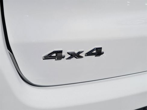 Used 2022 Jeep Compass Limited image 21