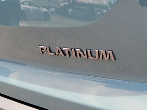 New 2026 Nissan Pathfinder Platinum FWD image 8