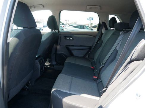 Used 2023 Nissan Rogue SV image 11