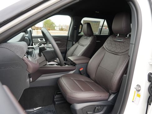New 2026 Ford Explorer Platinum w/ LUX Leather Package image 14