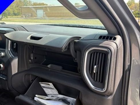 Used 2022 Chevrolet Silverado 1500 RST AWD/4WD image 32