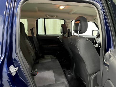 Used 2014 Jeep Patriot Latitude w/ All Weather Capability Group AWD/4WD image 27