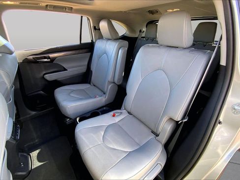 Used 2020 Toyota Highlander Platinum AWD/4WD image 34