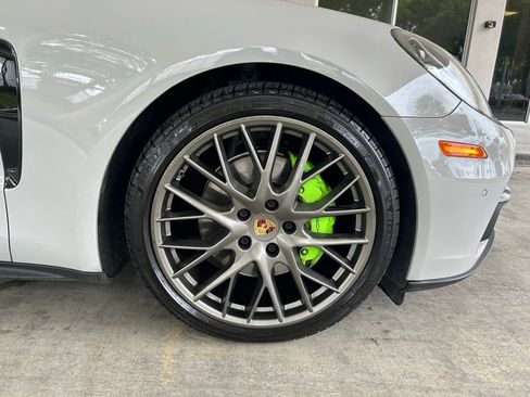 Used 2018 Porsche Panamera 4 AWD/4WD image 21