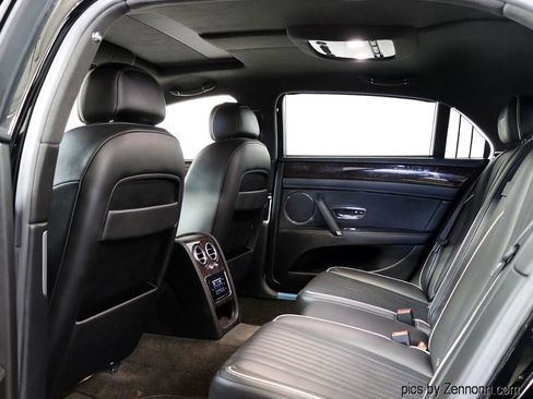 Used 2018 Bentley Flying Spur V8 image 16