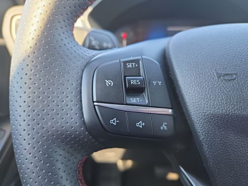 Used 2025 Ford Escape ST-Line image 11