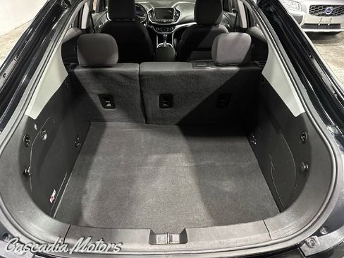 Used 2017 Chevrolet Volt LT w/ Comfort Package image 10